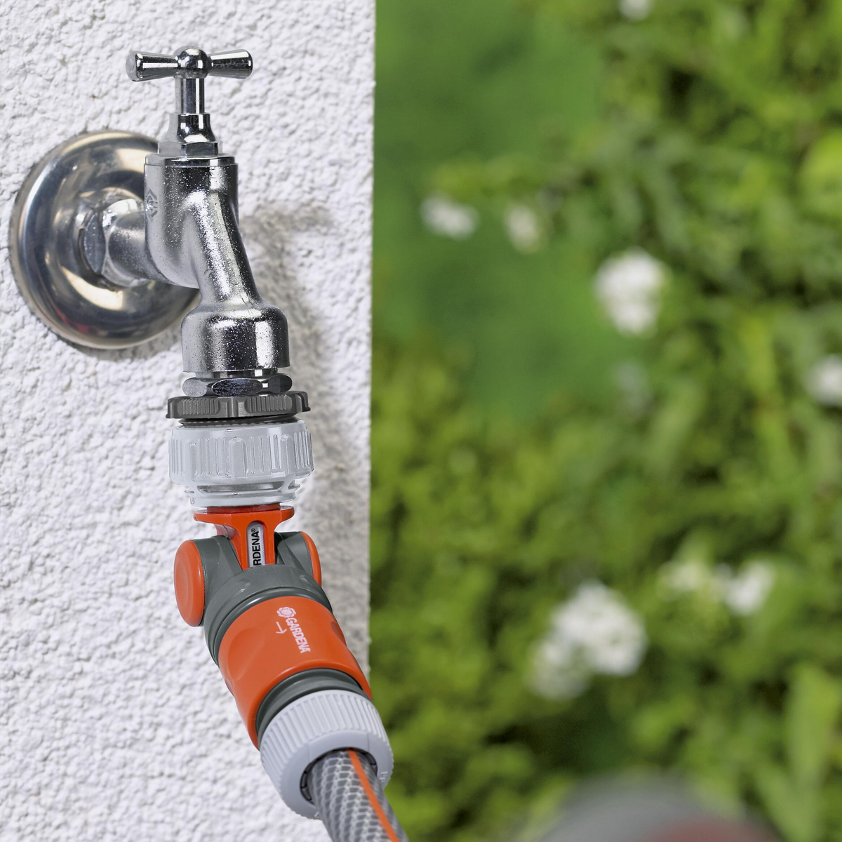 蛇口ホース口ネジ式コネクター（角度調整可） — Living Garden Store